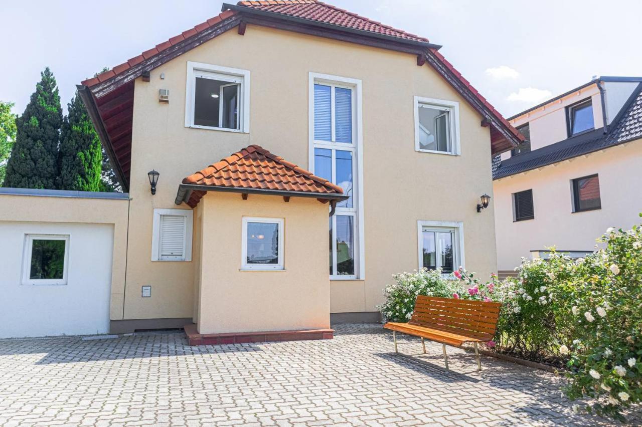 Comfortable Rooms In A Beautiful House Gd Wenen Buitenkant foto
