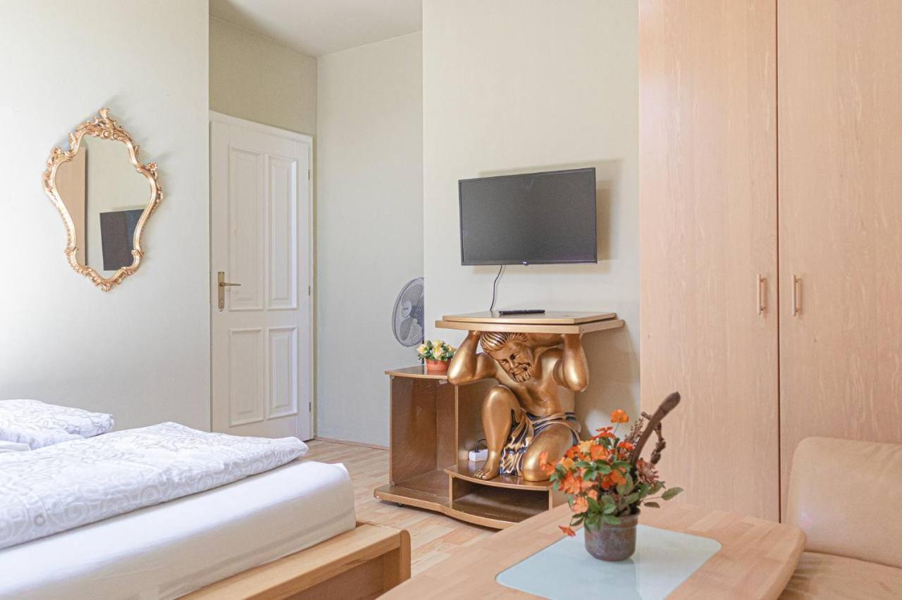 Comfortable Rooms In A Beautiful House Gd Wenen Buitenkant foto